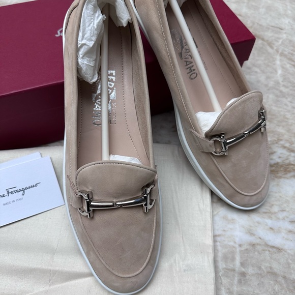 Ferragamo Mercury Ultra soft beige color suede loafers Size 8.5M - Picture 3 of 10